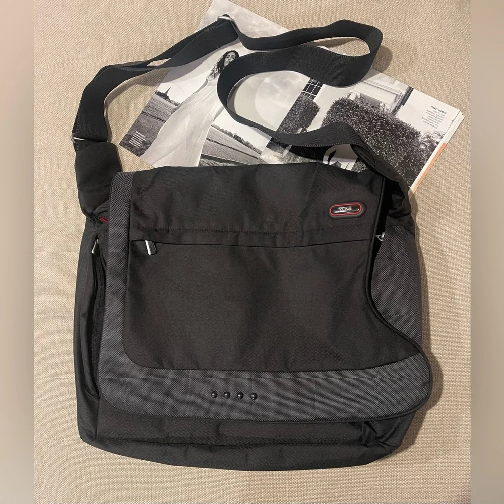 Tumi Nylon Expandable Messenger Laptop Bag In Black/Gray/Red Lining